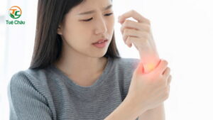 Bệnh viêm khớp tinh thể là gì? Nguyên nhân và Cách điều trị